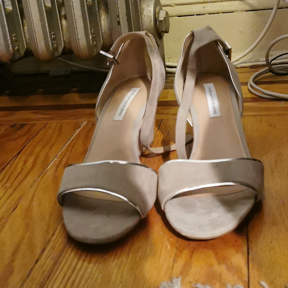 Diane von Furstenberg grey suede wedges